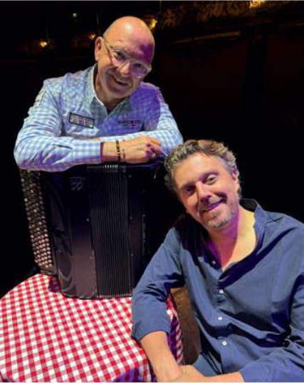 Lire la suite à propos de l’article Sortie spectacle dimanche 15 mars à 16h00 « Les fous de sport »  d&rsquo;Alex VIZOREK et Pascal CONTET , un duo comico-musical